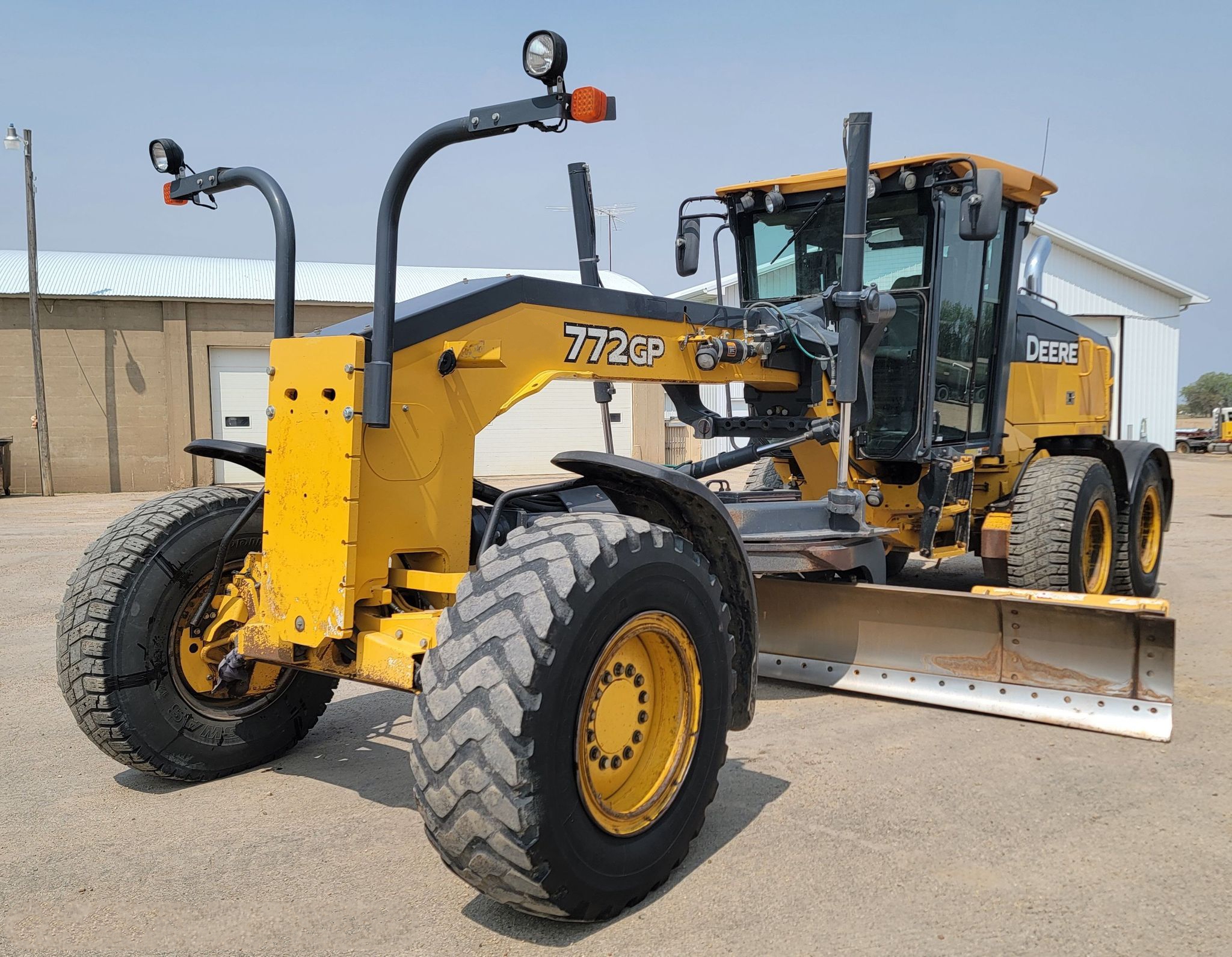 2016 John Deere 772GP motor grader