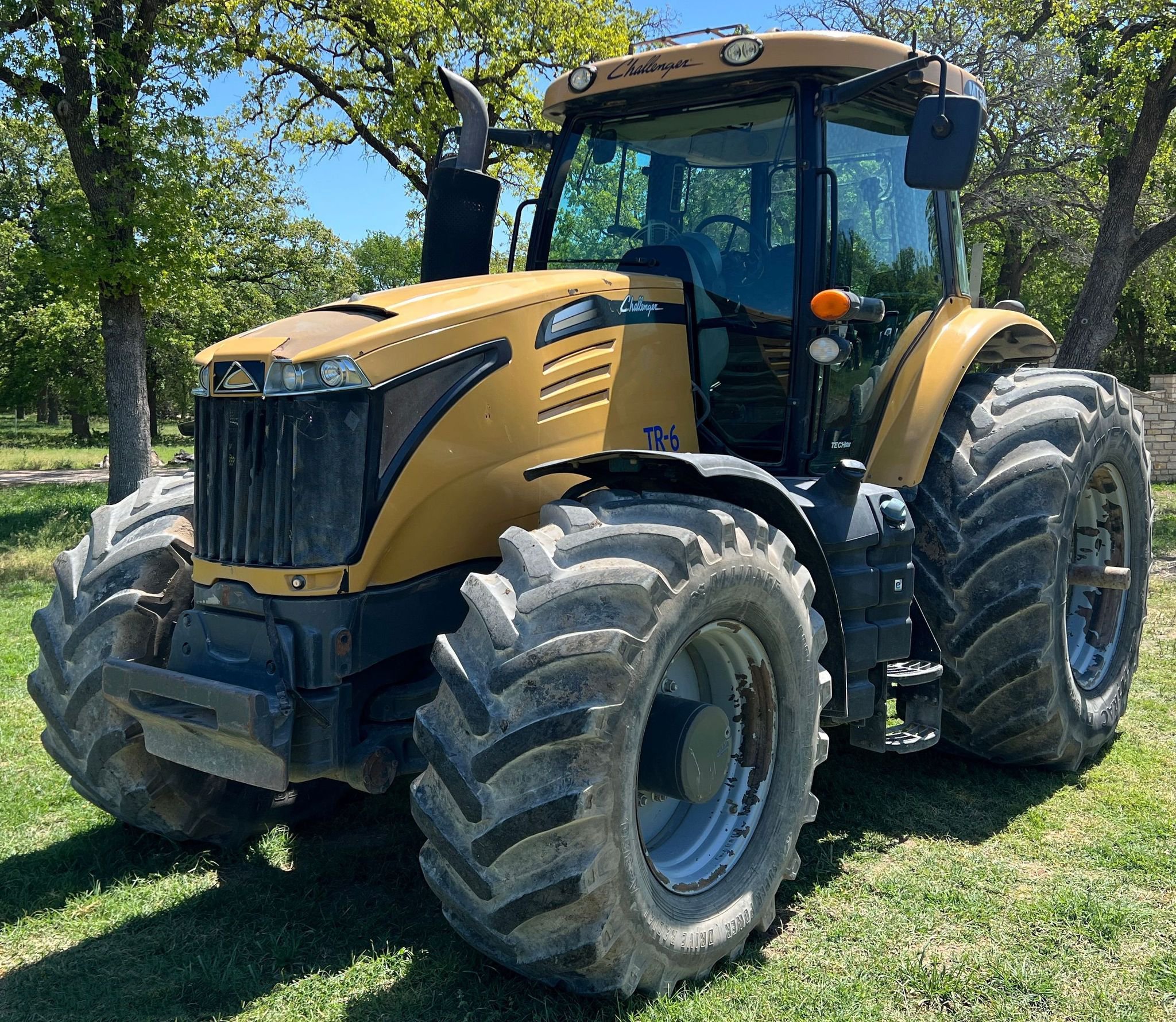 2014 Challenger MT585D tractor